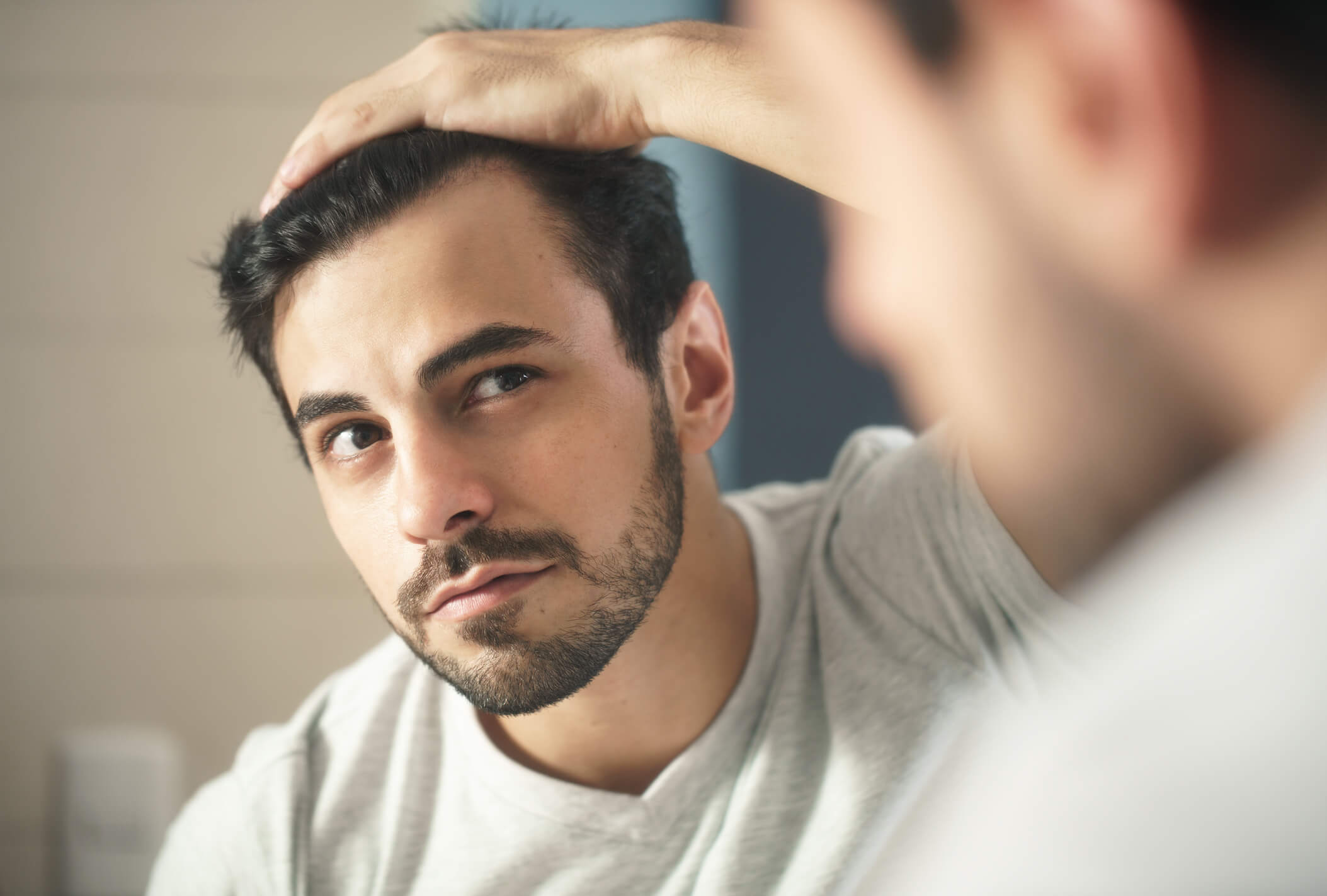 Pare de sentir vergonha! Veja 5 dicas infalíveis para evitar a calvície.